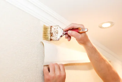 Pose de papier peint à Ardenais — revêtements muraux et toiles de verre
